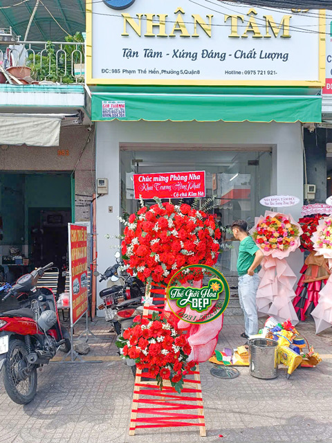 Thế Giới Hoa Đẹp Bảo Quản Và Giao Hoa Đến Tay Khách Hàng Một Cách Chuyên Nghiệp. Cam Kết Hoa Giao Đến Nơi Đẹp Như Khi Chụp Ảnh Tại Shop.